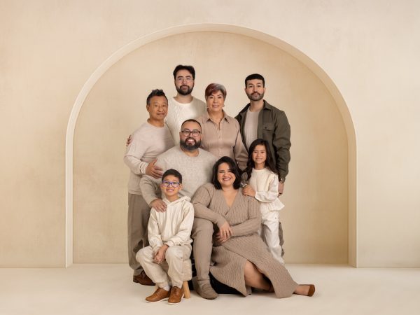 Extended Family session on cream on arch backdrop in studio